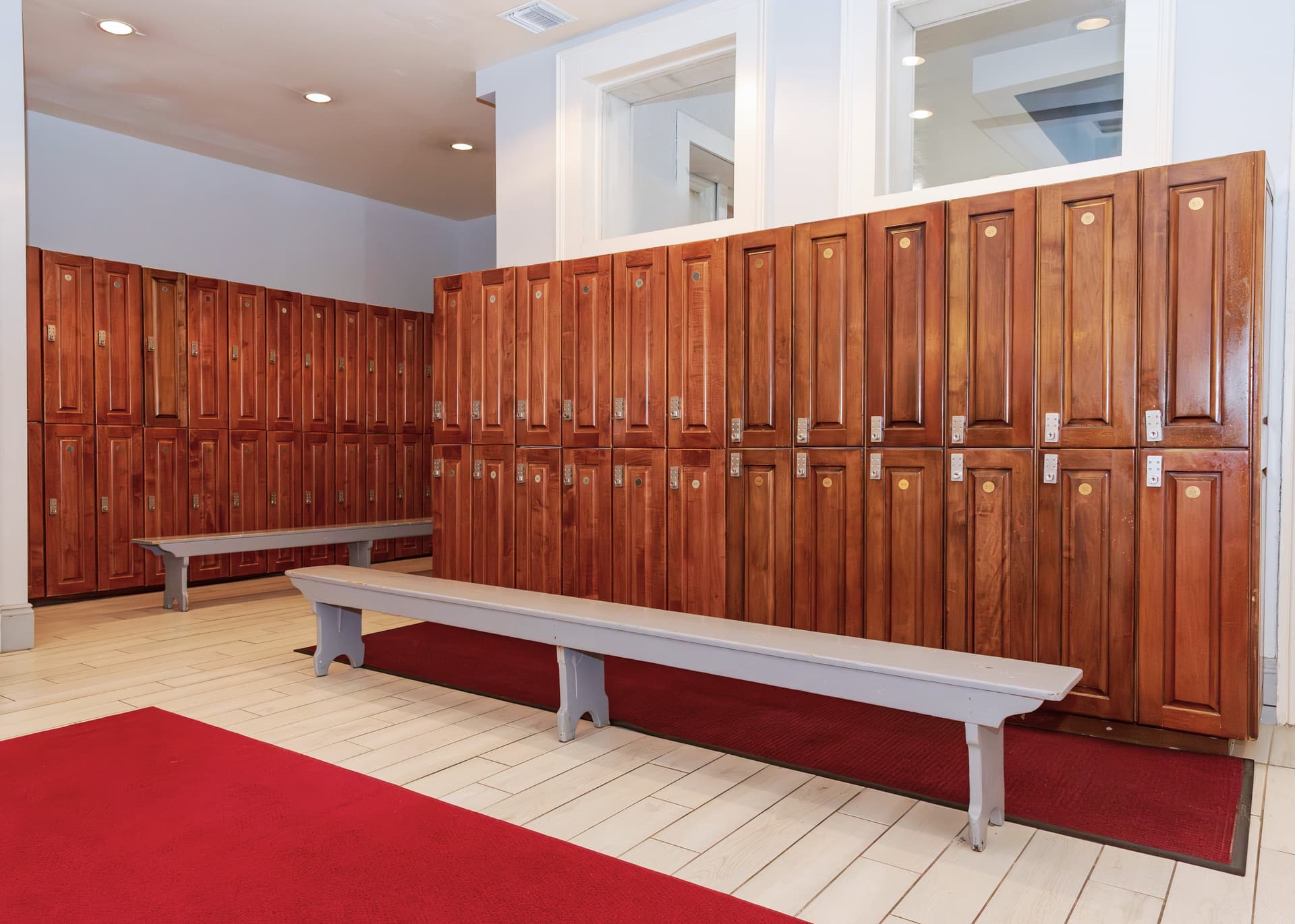 /amenities/Locker Room/new orleans athletic club-lockerroom1.jpg