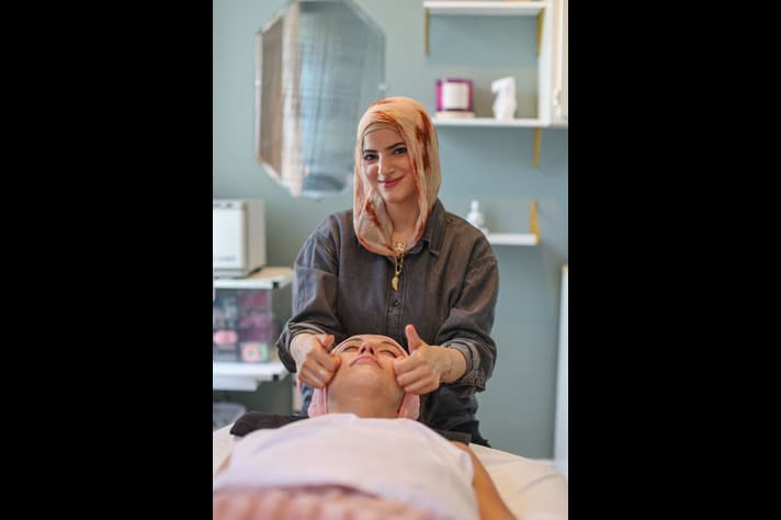 /amenities/Massage Therapy/salon1.jpg