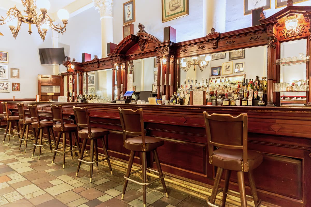 new orleans athletic club pub