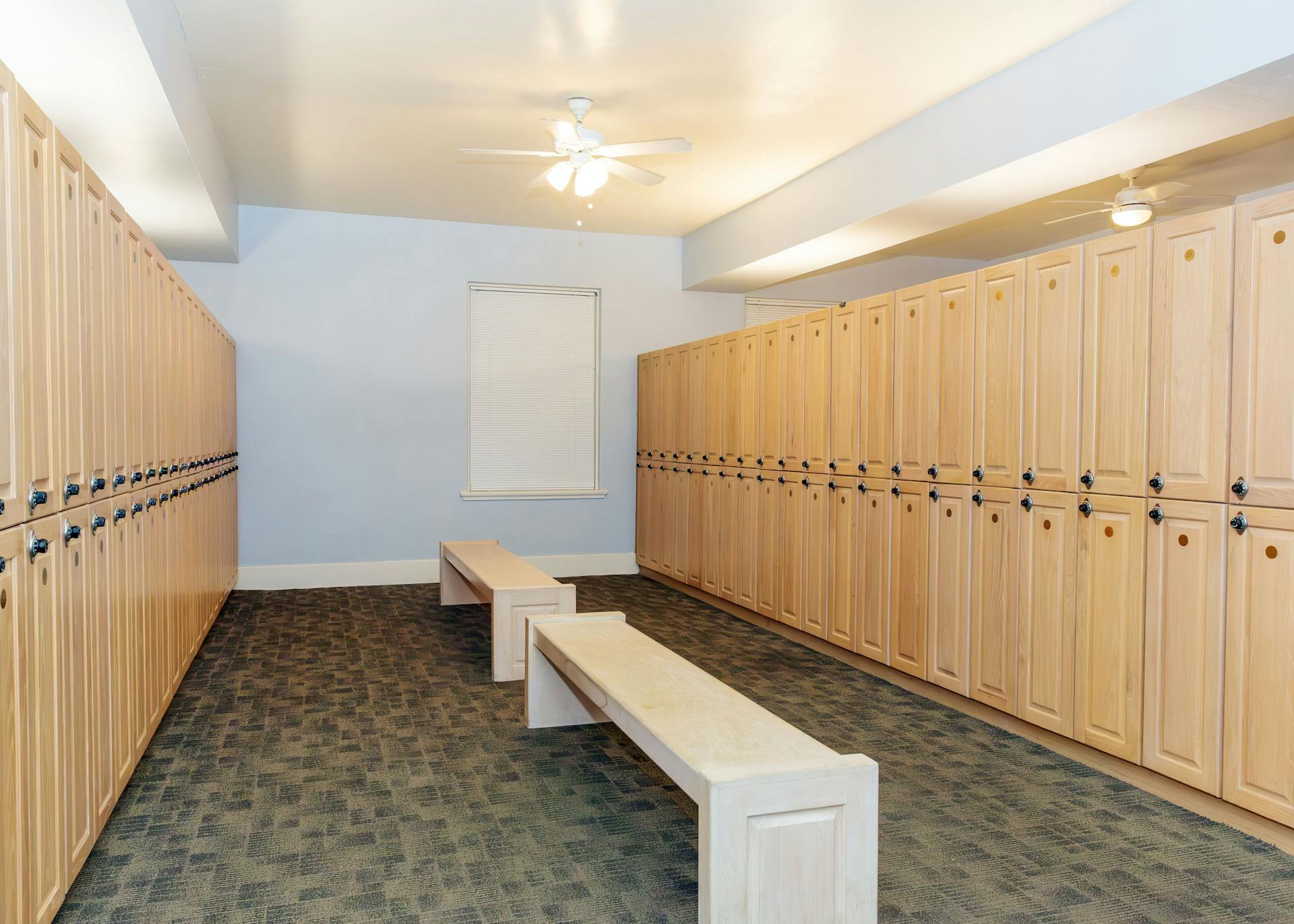 /amenities/Locker Room/new orleans athletic club-lockerroom5.jpg