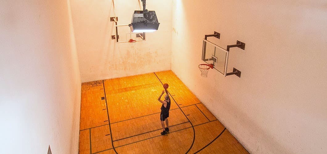 /fitness/Basketball/new orleans athletic club-basketball-guy-shooting.jpg